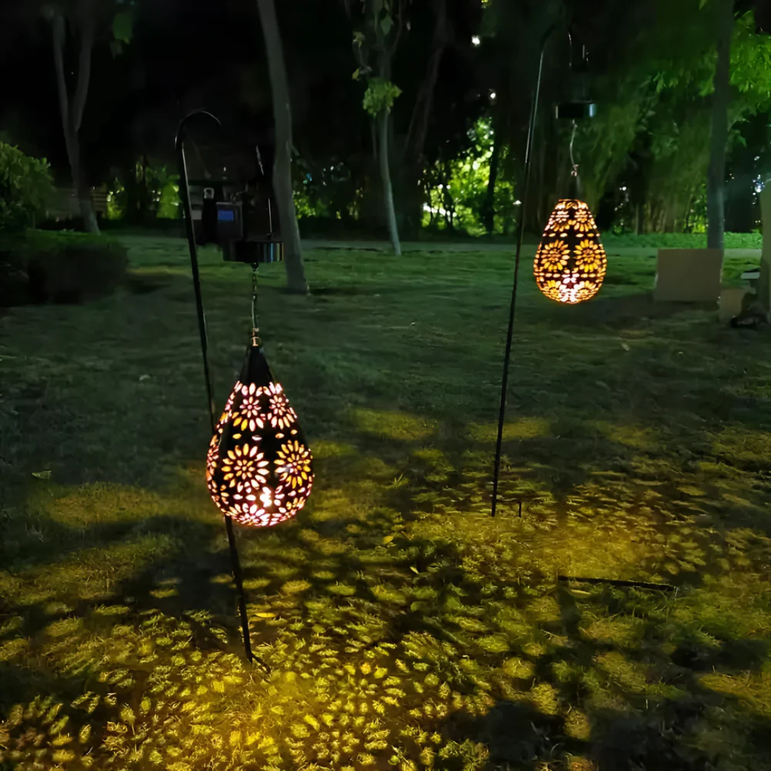 Black Stainless Steel Solar Garden Light with LED - Dusk to Dawn