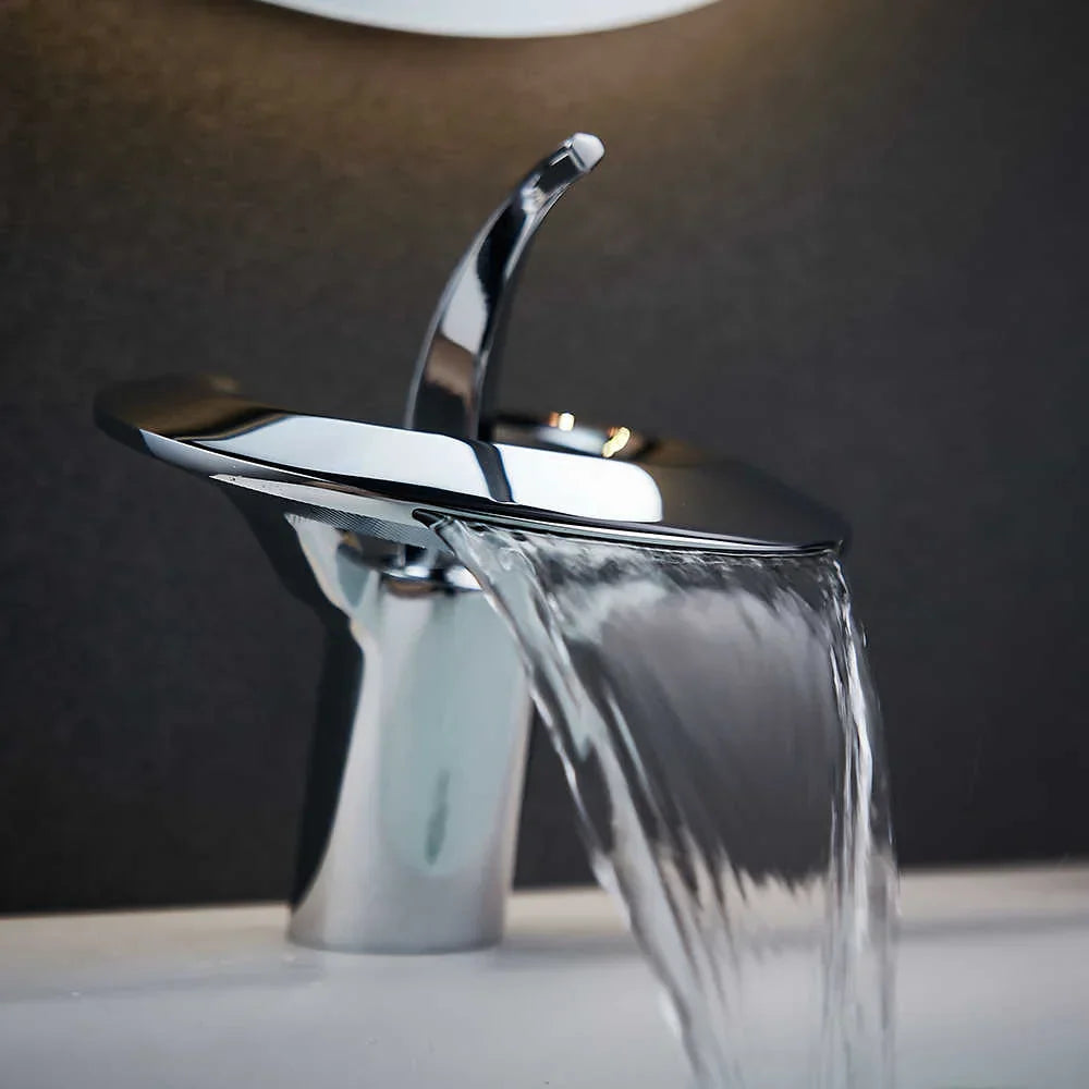Copperflow™ – Elegant Waterfall Faucet