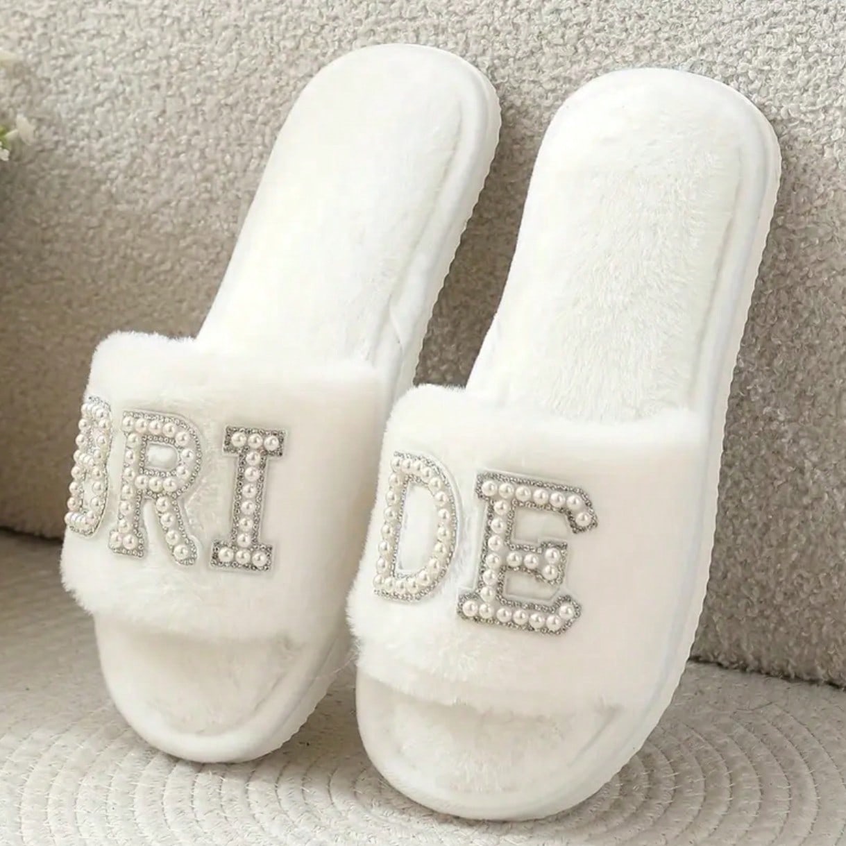 Women's Elegant Pearl Letter Bride Decor Flat Slippers White Plush Open-Toe Slides