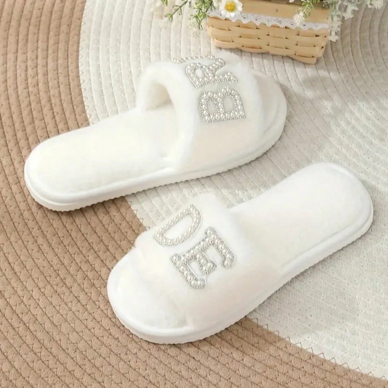 Women's Elegant Pearl Letter Bride Decor Flat Slippers White Plush Open-Toe Slides