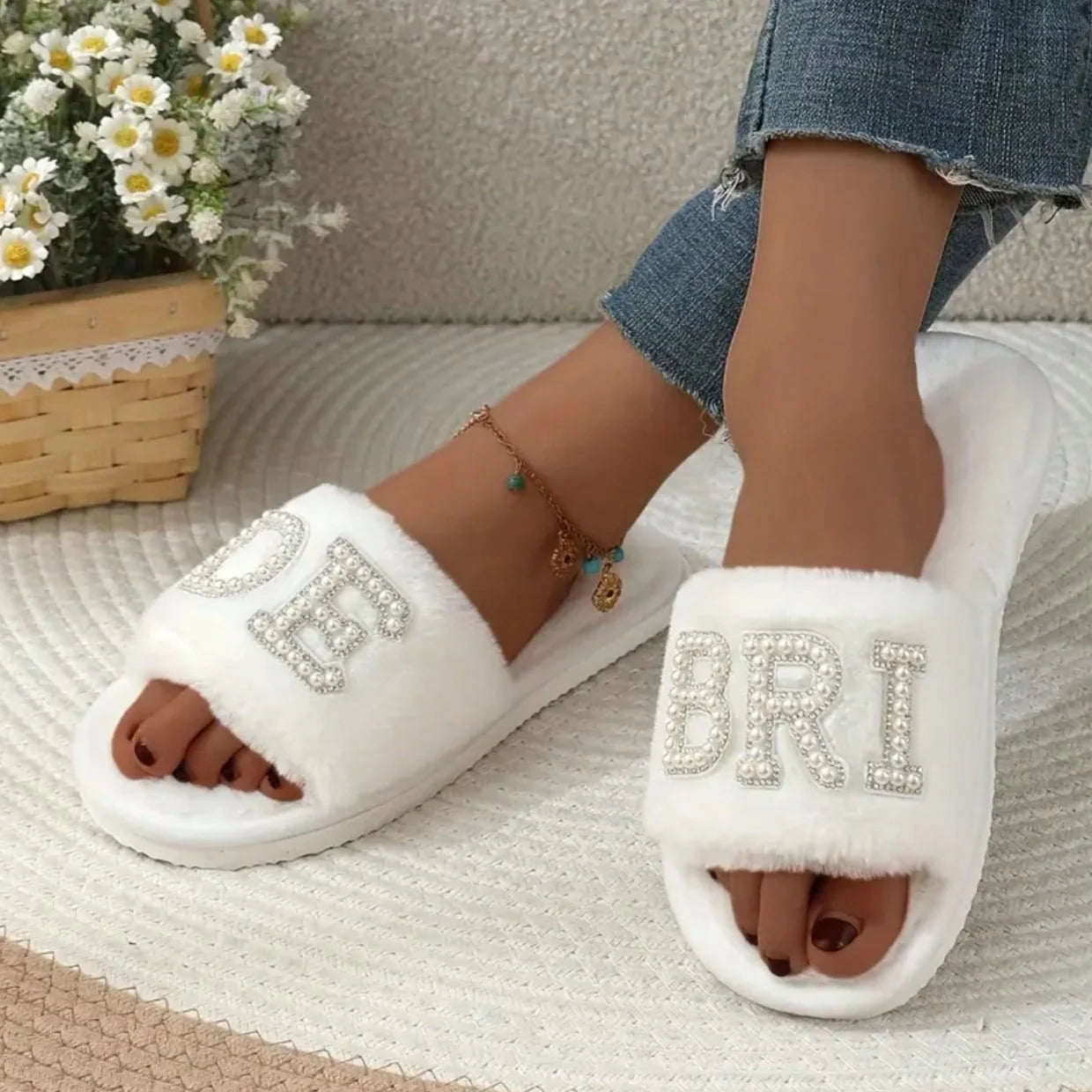 Women's Elegant Pearl Letter Bride Decor Flat Slippers White Plush Open-Toe Slides