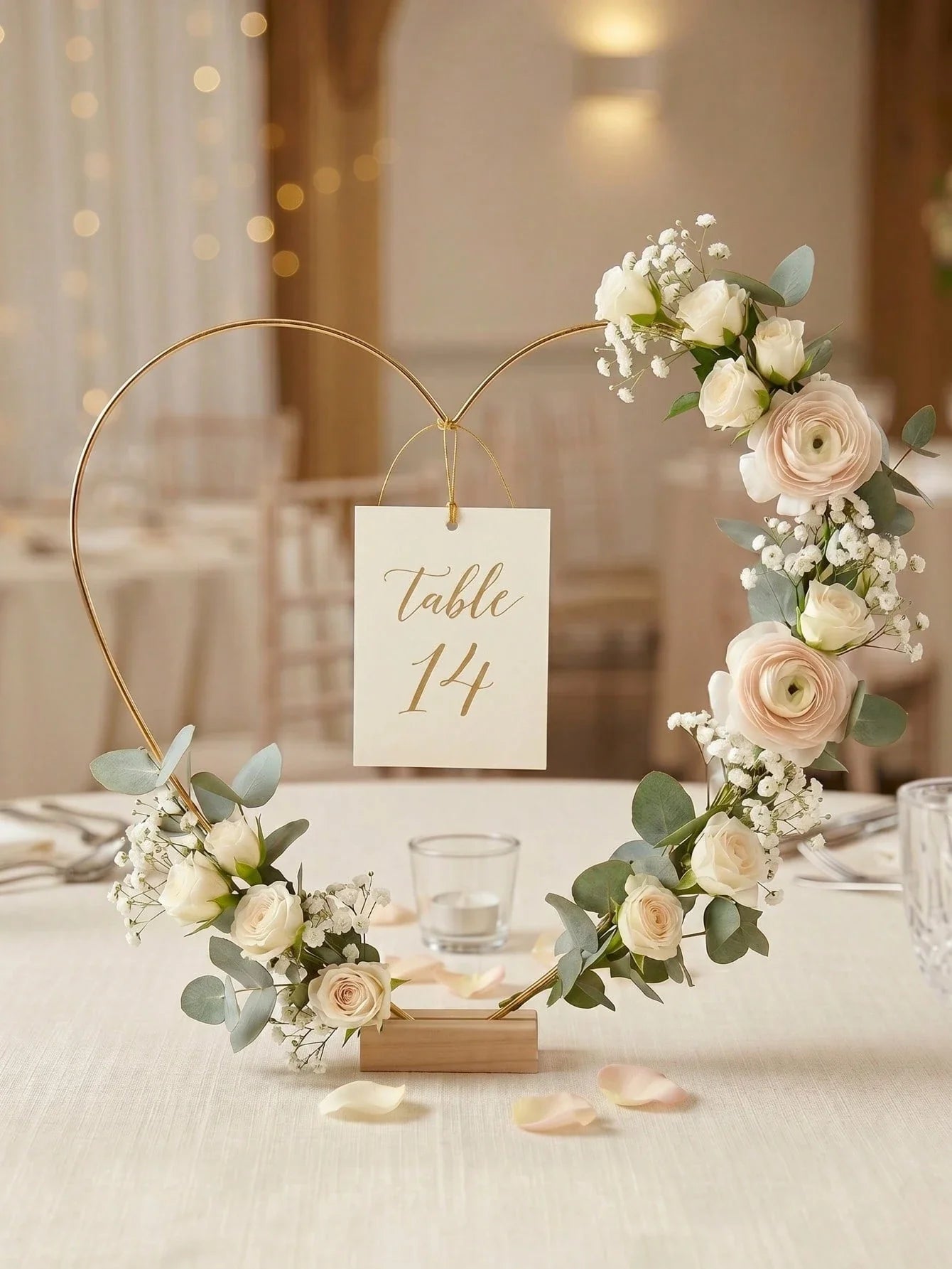4-Piece Metal Heart Wreath with Wooden Base Gold Floral Display Stand