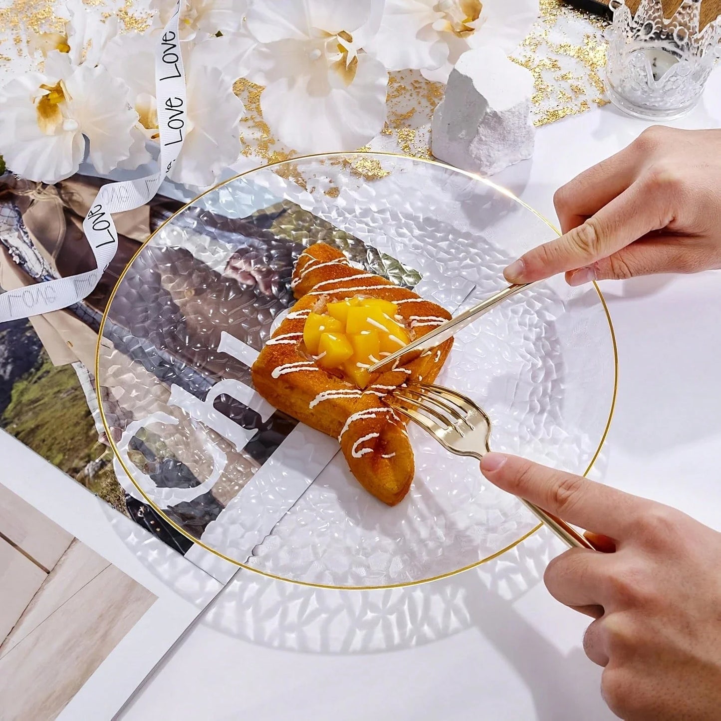 100-Piece Clear Hammered Gold Rim Disposable Plastic Dinnerware Set for 20 Guests