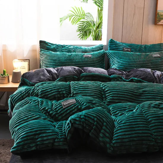 Coral Fleece Bed Cover – Experience Embracing Warmth for Cold Nights