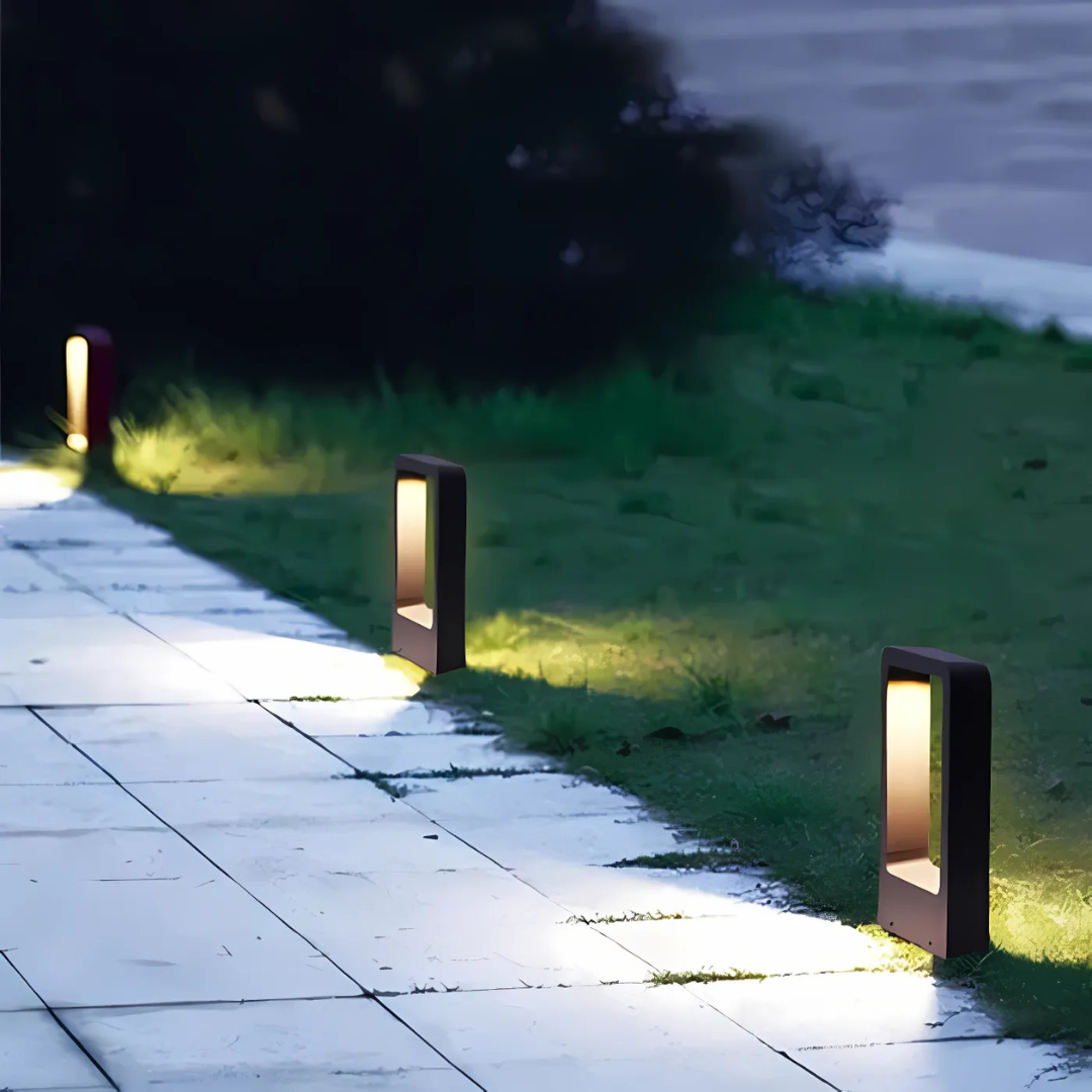 Black LED Garden Light for Outdoor Use – Ideal for Patios and Driveways