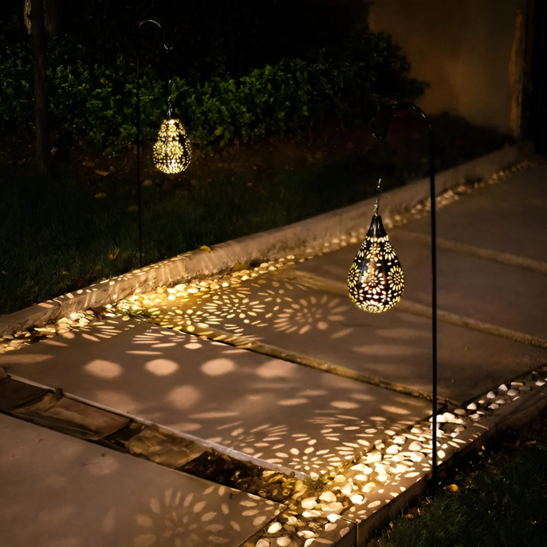 Black Stainless Steel Solar Garden Light with LED - Dusk to Dawn