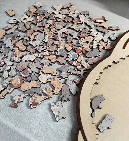 Kitty-Clique Wooden Puzzle – Cat-Shaped Relaxing Challenge