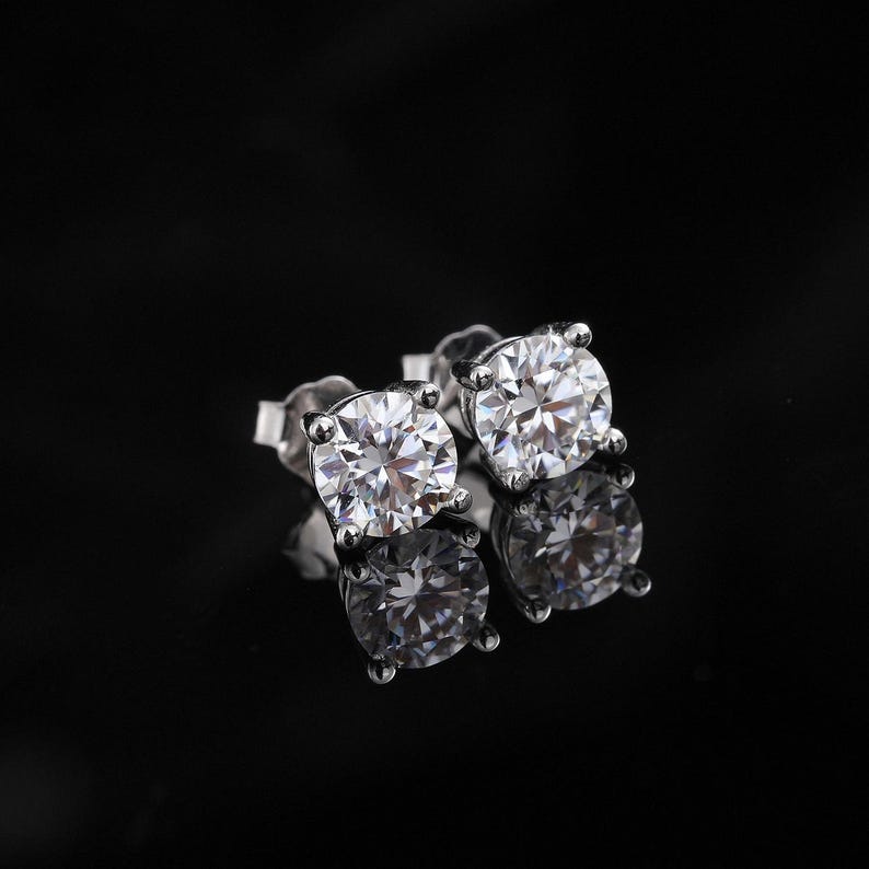 Classic 4-Prong Moissanite Stud Earrings for Daily Wear