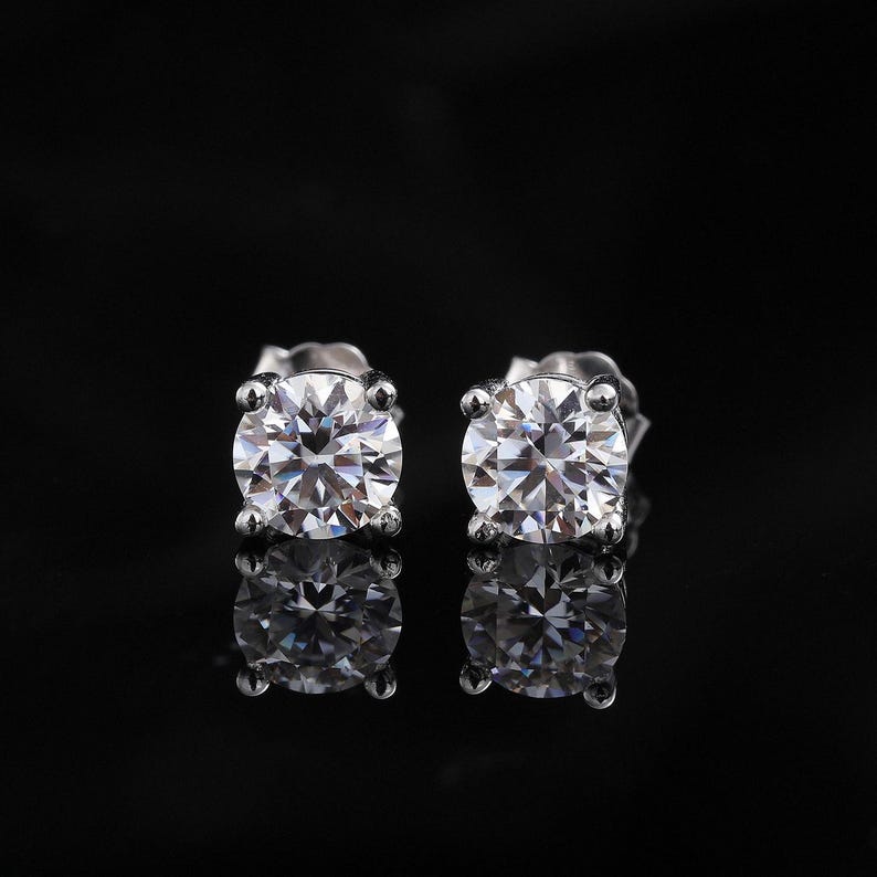 Classic 4-Prong Moissanite Stud Earrings for Daily Wear