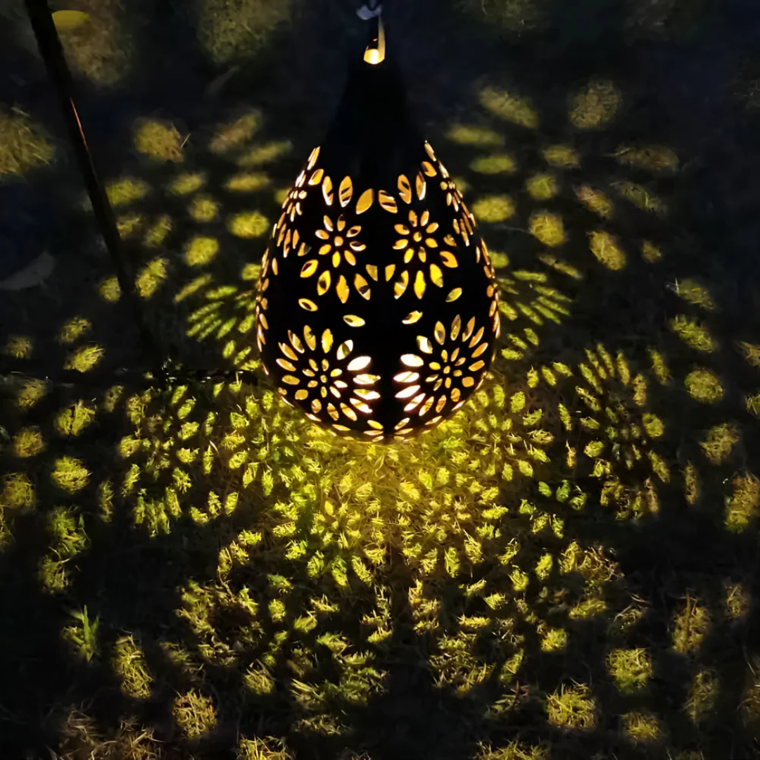 Black Stainless Steel Solar Garden Light with LED - Dusk to Dawn