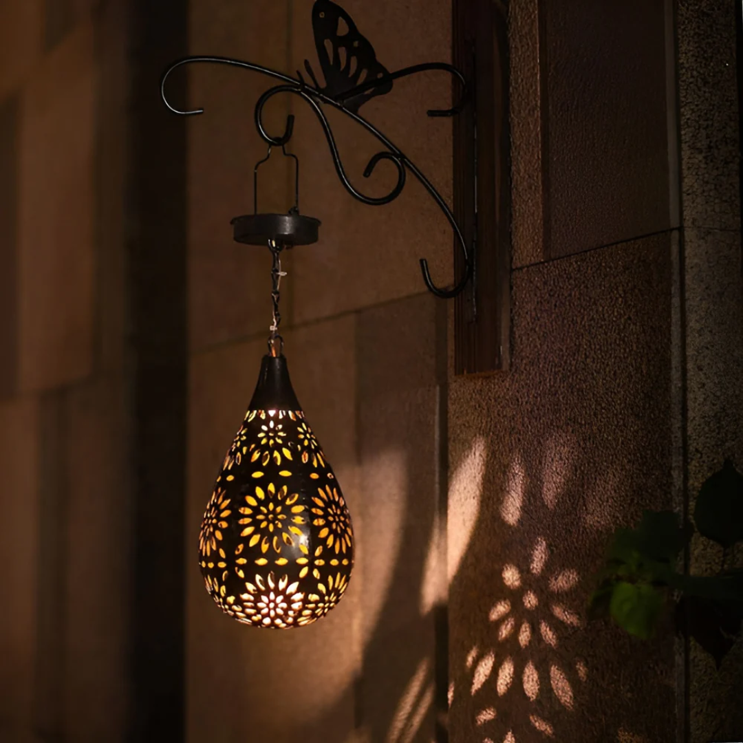 Black Stainless Steel Solar Garden Light with LED - Dusk to Dawn
