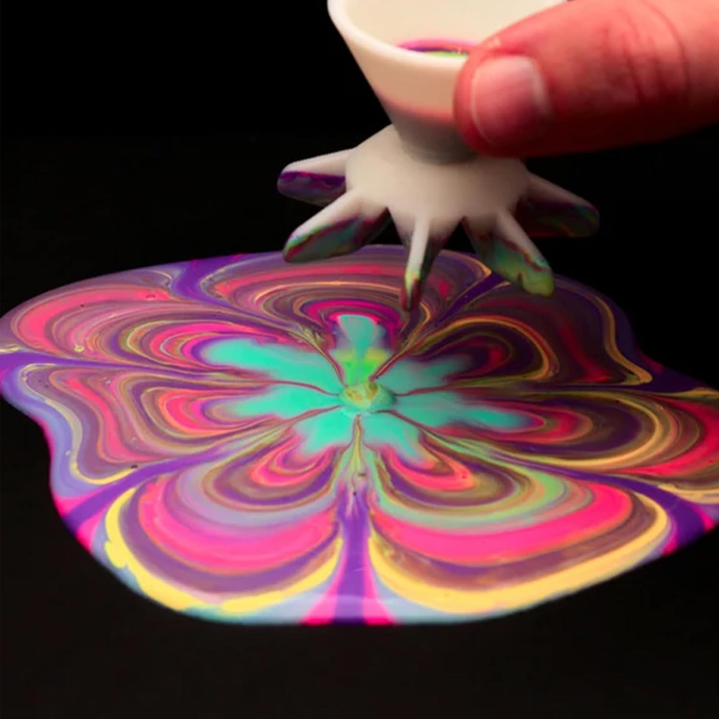 Fluid Art Bloom Tool for Acrylic Pour Painting
