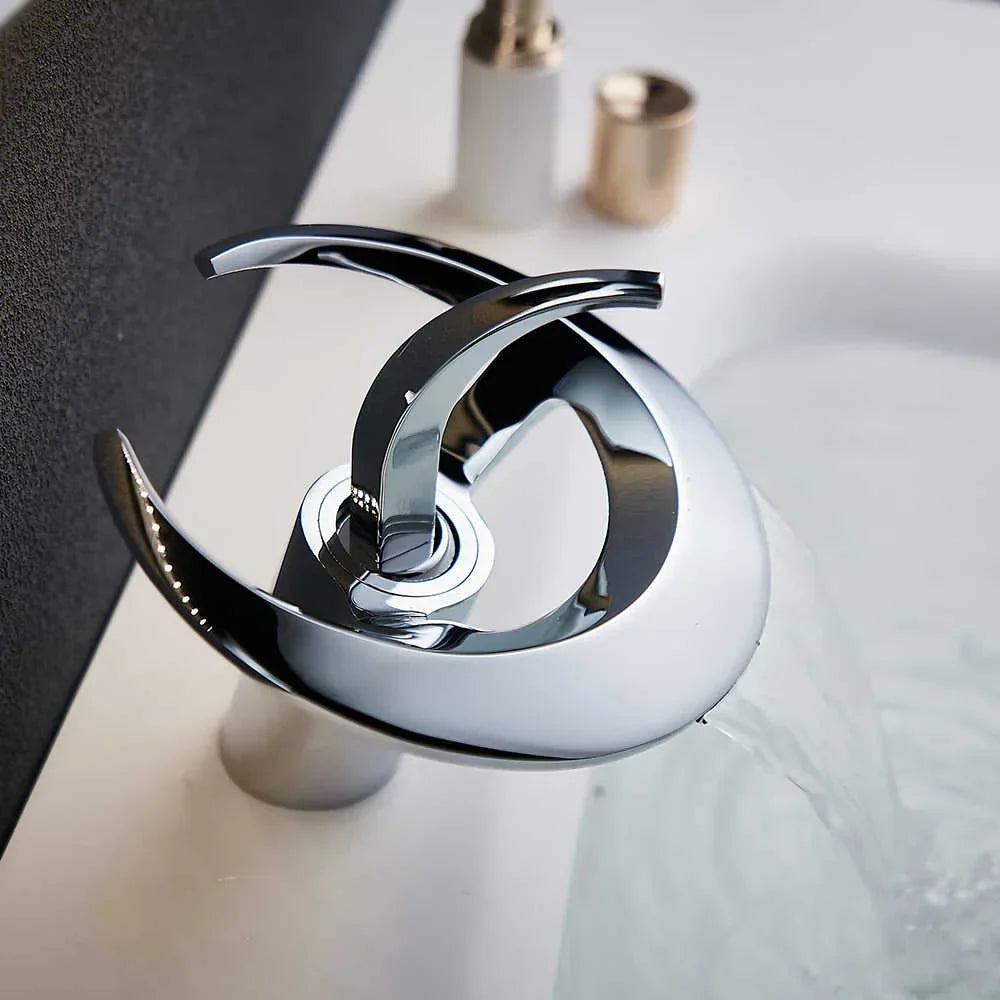 Copperflow™ – Elegant Waterfall Faucet