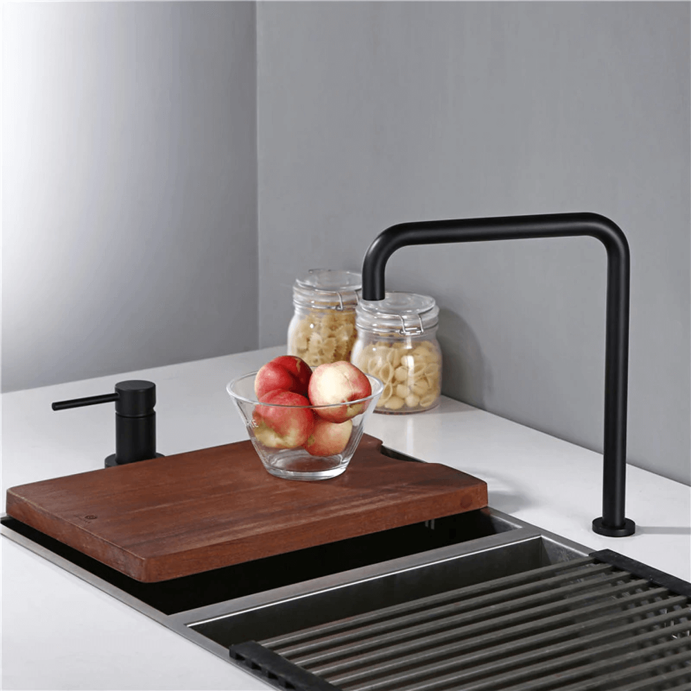 Modern Solid Brass Kitchen Faucet - Durable and Stylish Design