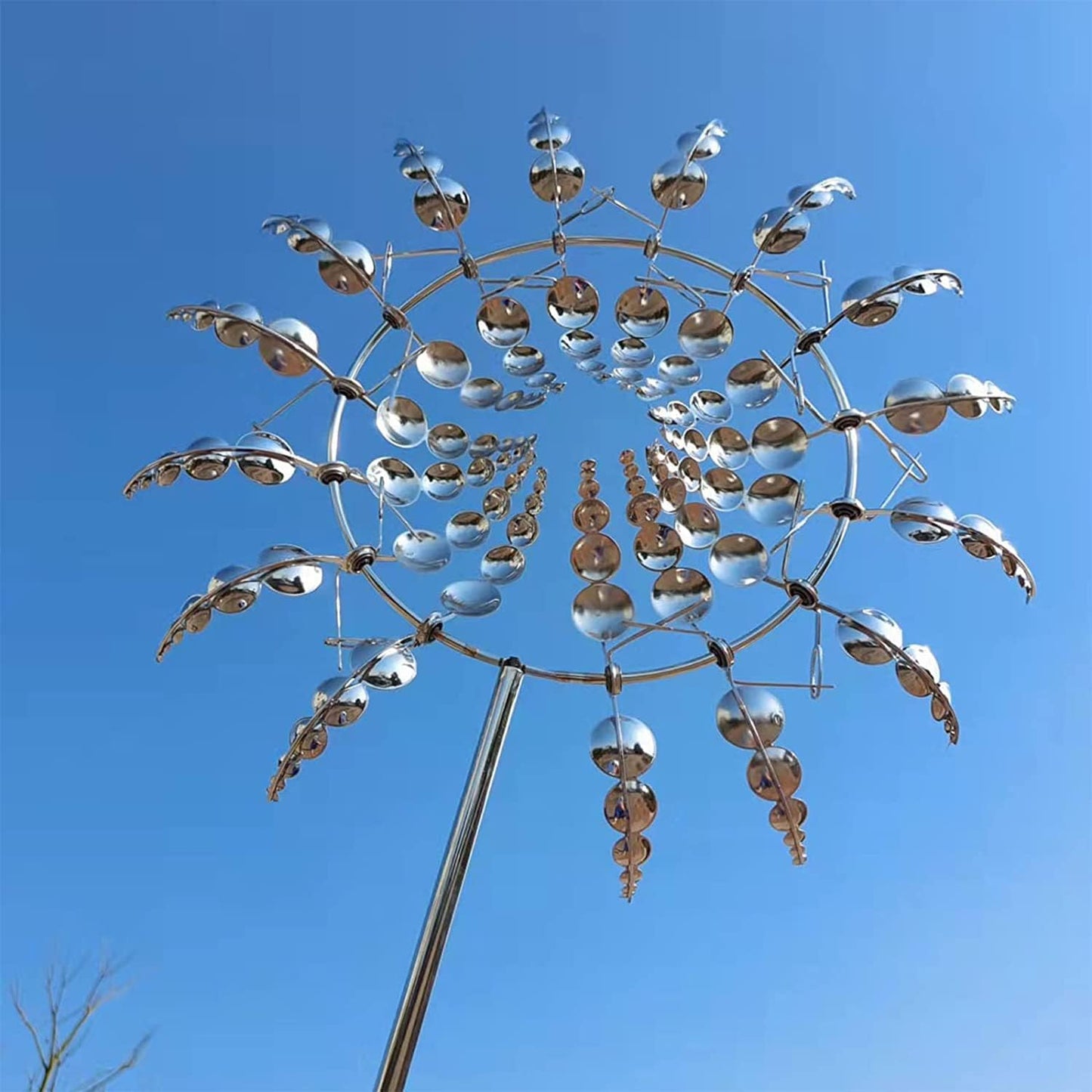 Outdoor Garden Wind Spinner in Metal, Rust-Resistant Decoration