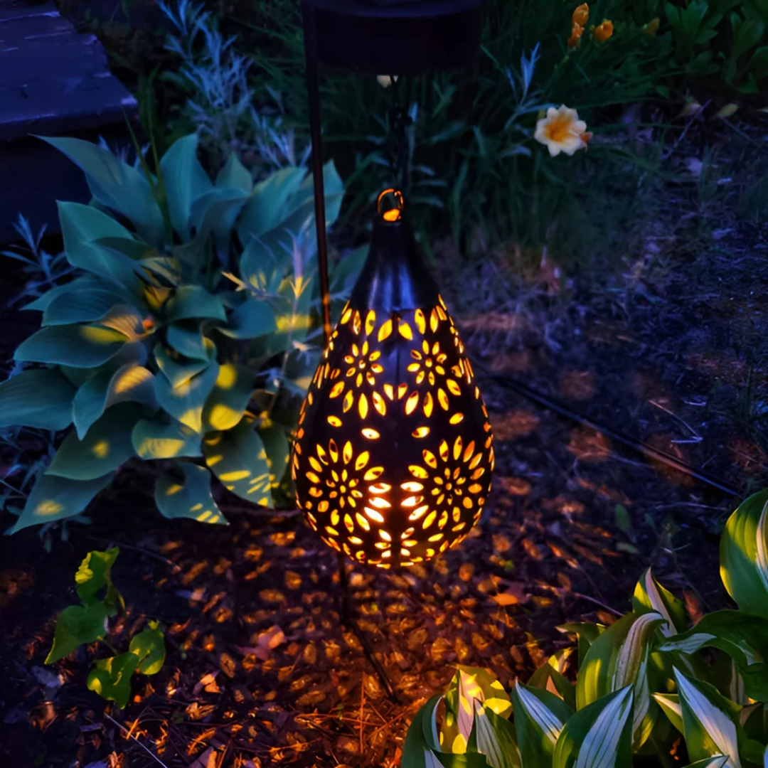 Black Stainless Steel Solar Garden Light with LED - Dusk to Dawn