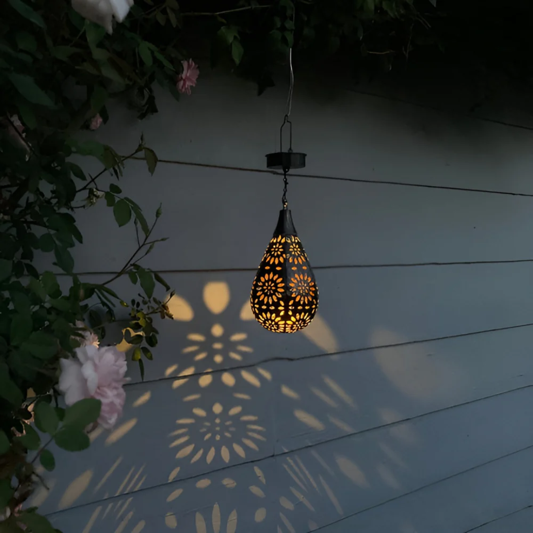 Black Stainless Steel Solar Garden Light with LED - Dusk to Dawn
