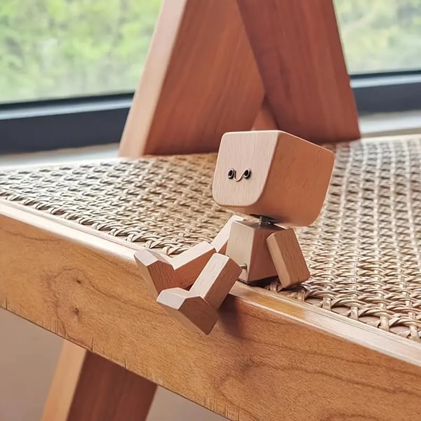 Arvilaro SwayMate Handcrafted Wooden Motion Figure with Magnetic Faces