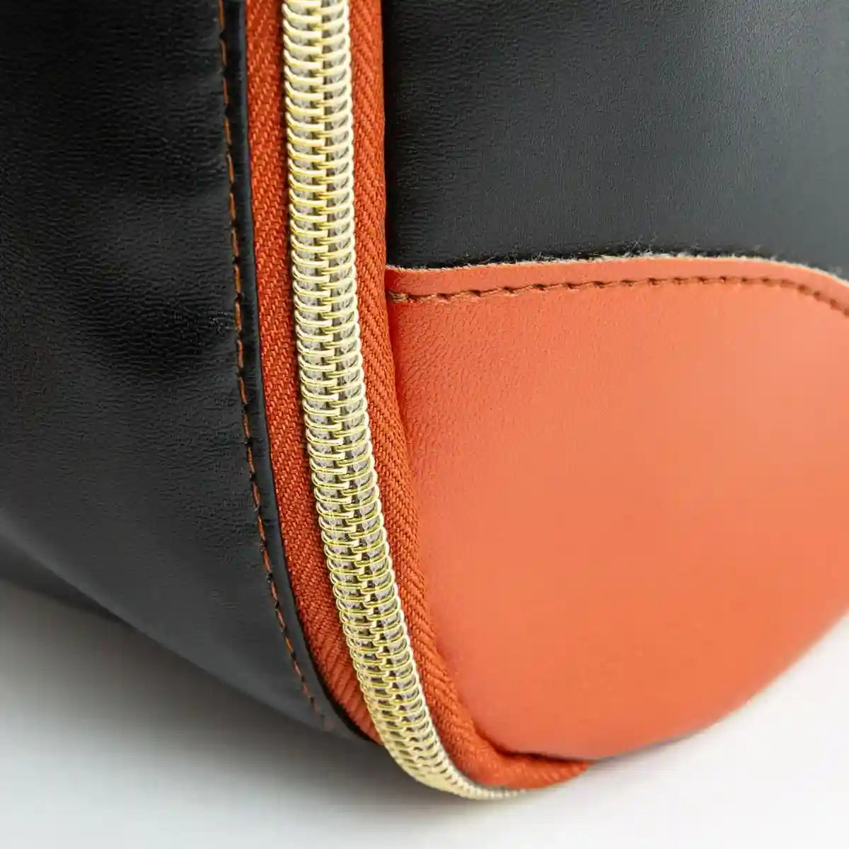 EasyCarry Ultra-Capacious Wrinkle-Free Packing Travel Bag