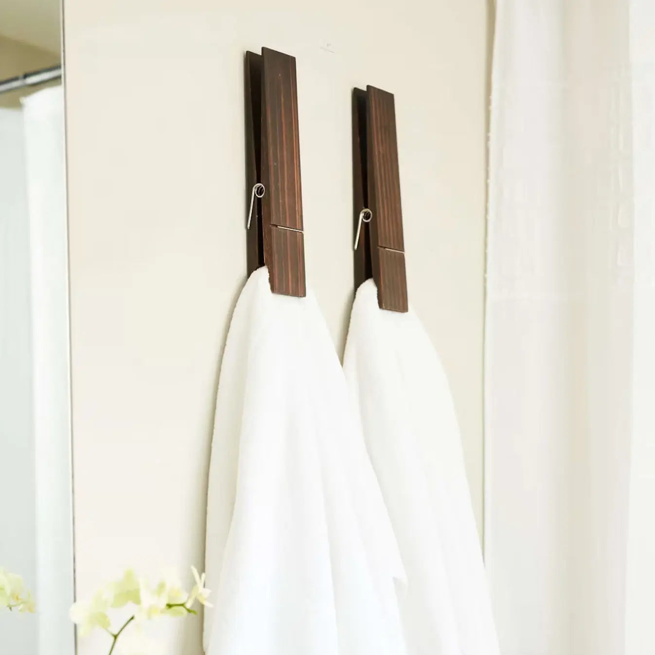 GiantClip - Wooden Wall Towel Holder