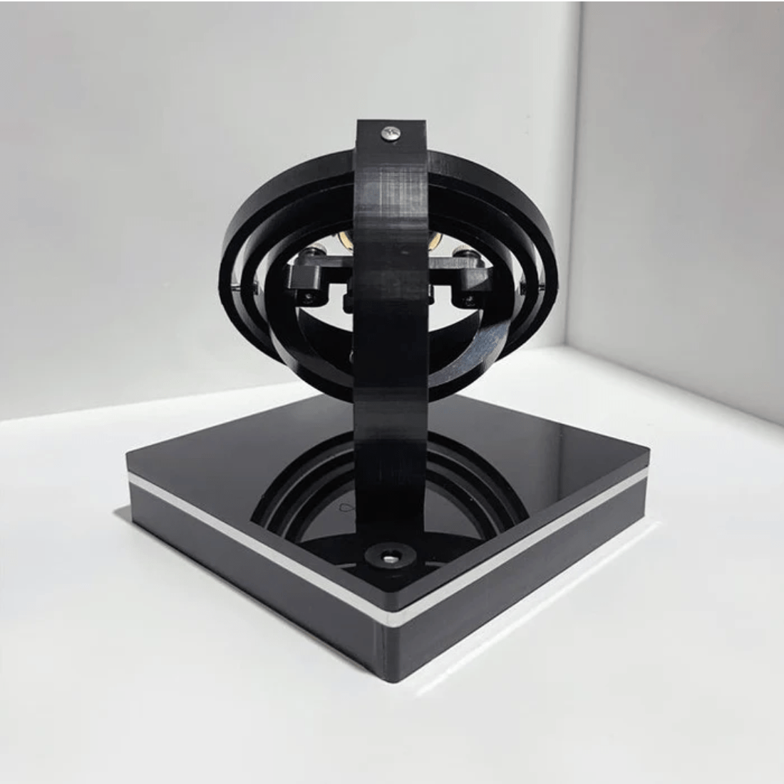 Automatic Watch Winder with Silent Functionality – ChronoPulse Style