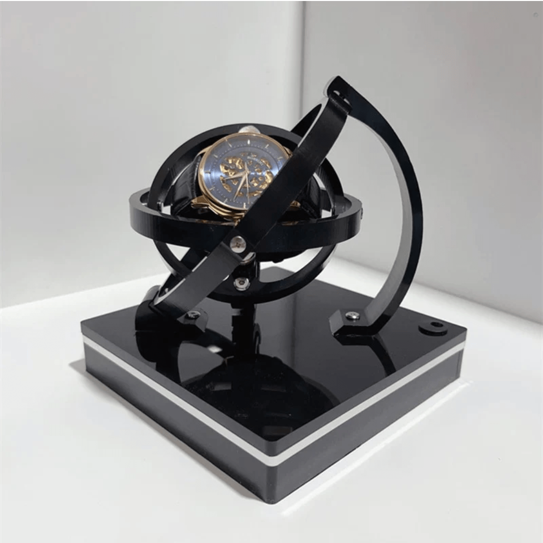 Automatic Watch Winder with Silent Functionality – ChronoPulse Style
