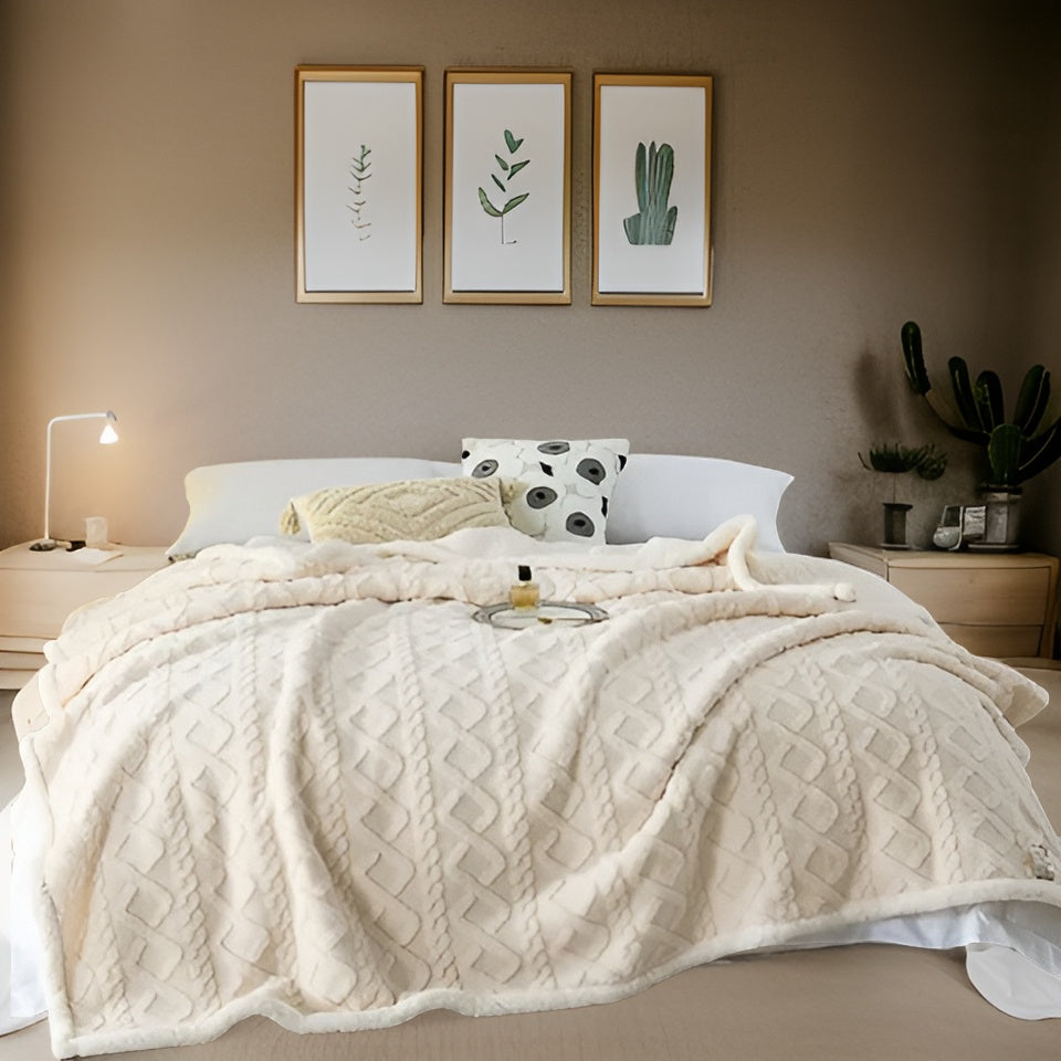 WarmHaven – Luxury Reversible Fleece Blanket
