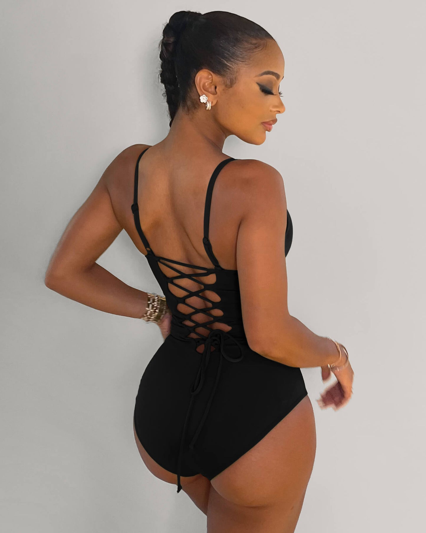 CurvaLuxe™ — Instantly Sculpt Your Curves and Own Every Look