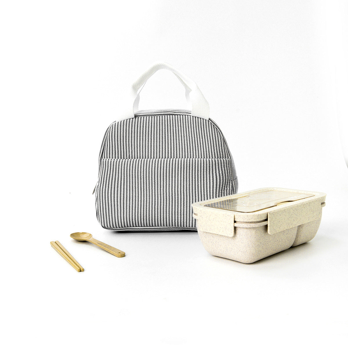 Lunchbox bag with insulated interior and durable zipper