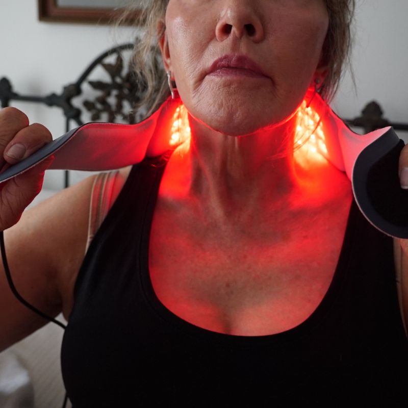 Neck-Worn Portable Red Light Therapy Device for Hands-Free Use
