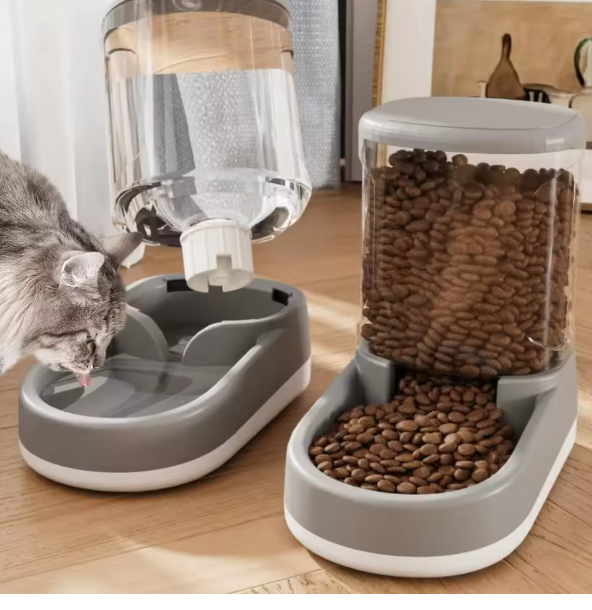 Automatic Food and Water Dispenser Set for Pets