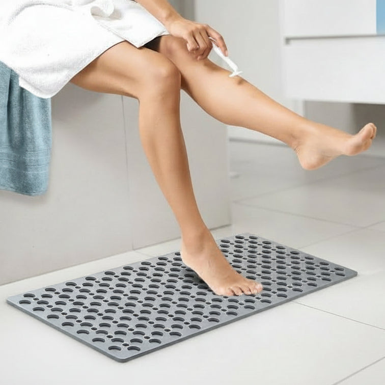 Non-Slip Bath Mat for Safe Use in Bathroom
