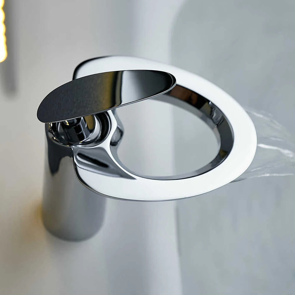 Copperflow™ – Elegant Waterfall Faucet