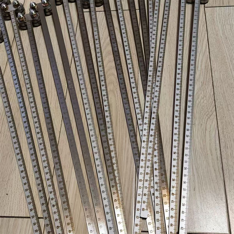 EdgeMaster™ Steel Guide Ruler — Perfect Every Cut, Zero Waste, Pro-Level Craftsmanship