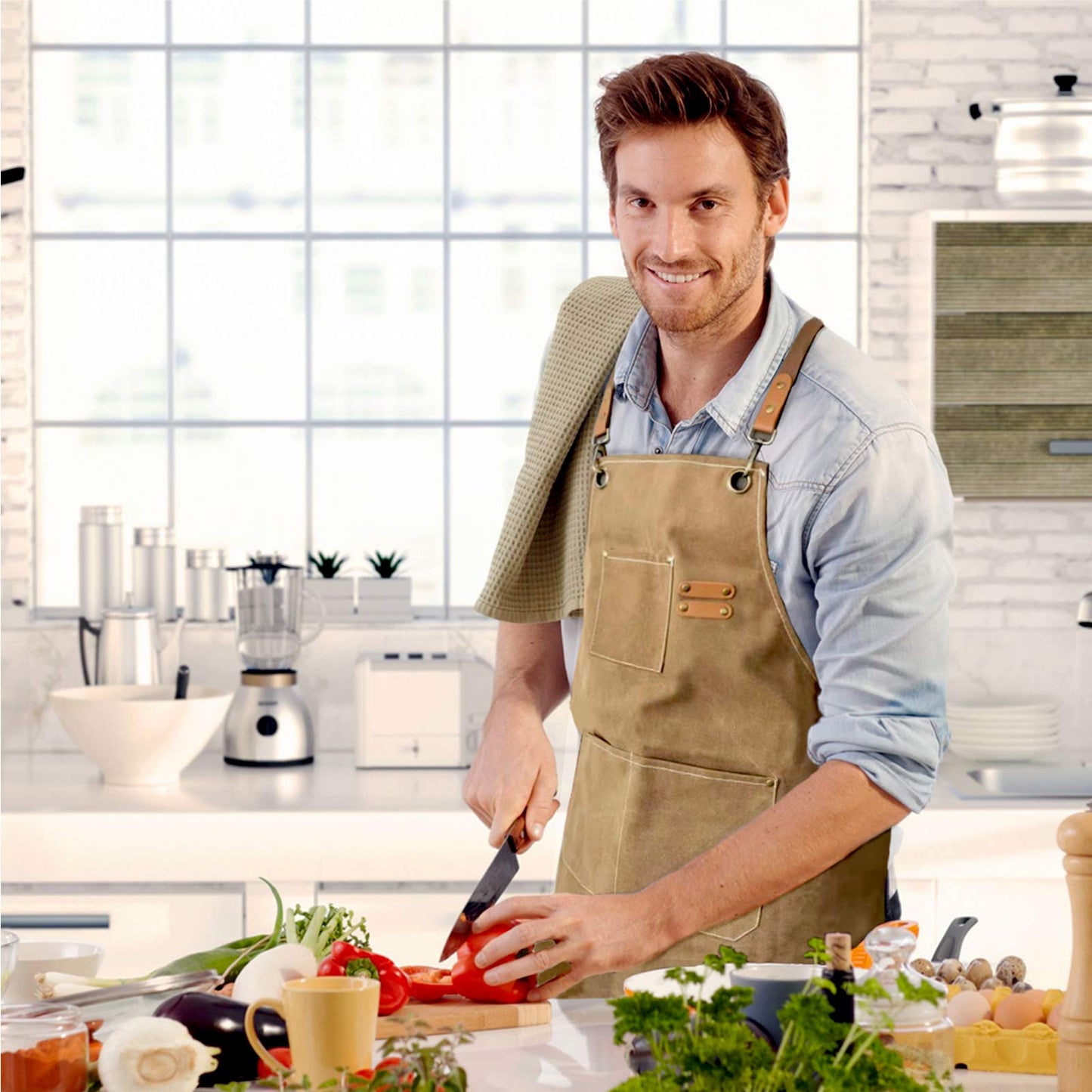 Durable Canvas Apron — Stain-Resistant Protection for Tough Jobs