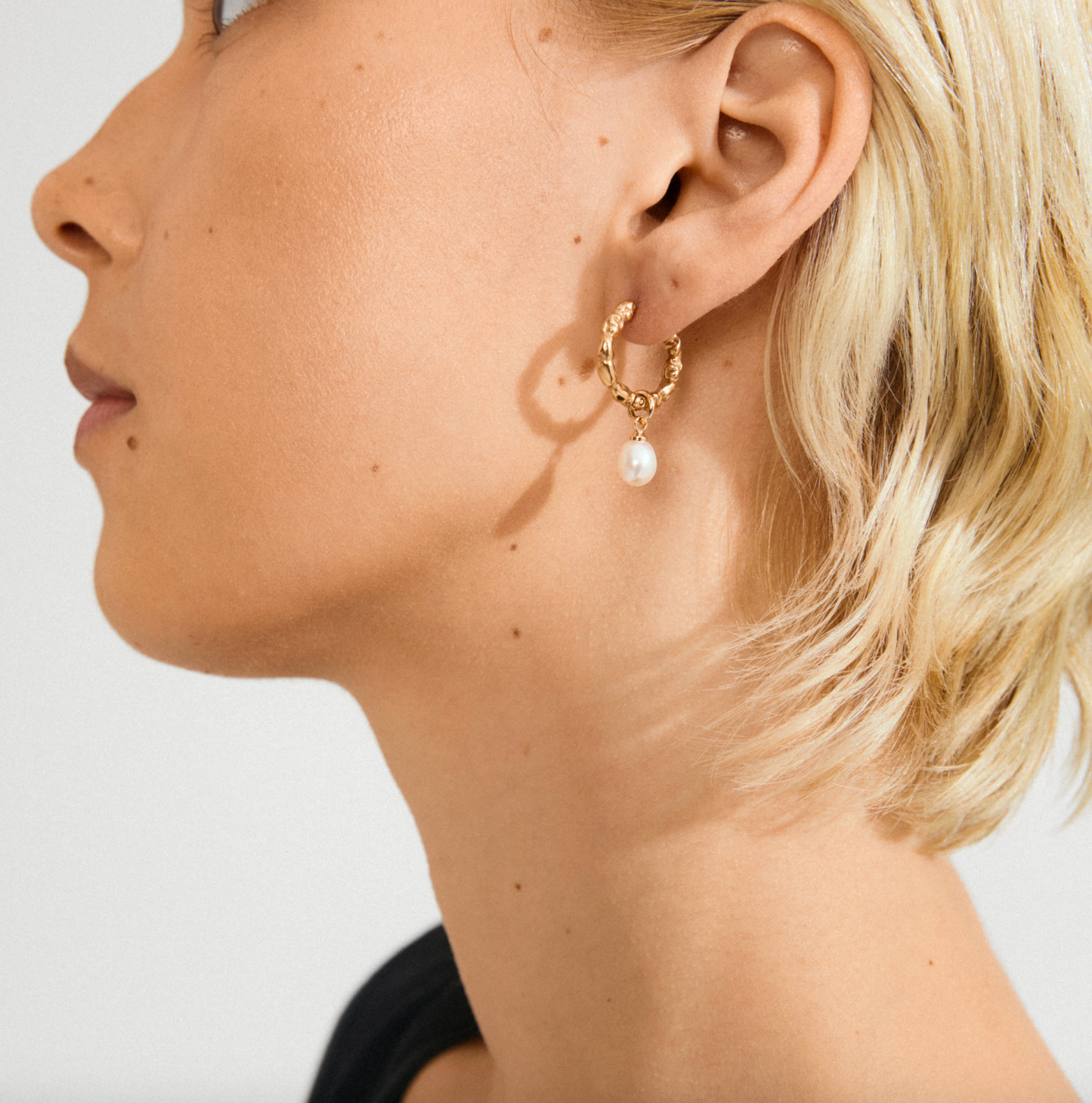 Gold Hoop Earrings – Transform Any Outfit into a Radiant Style Statement