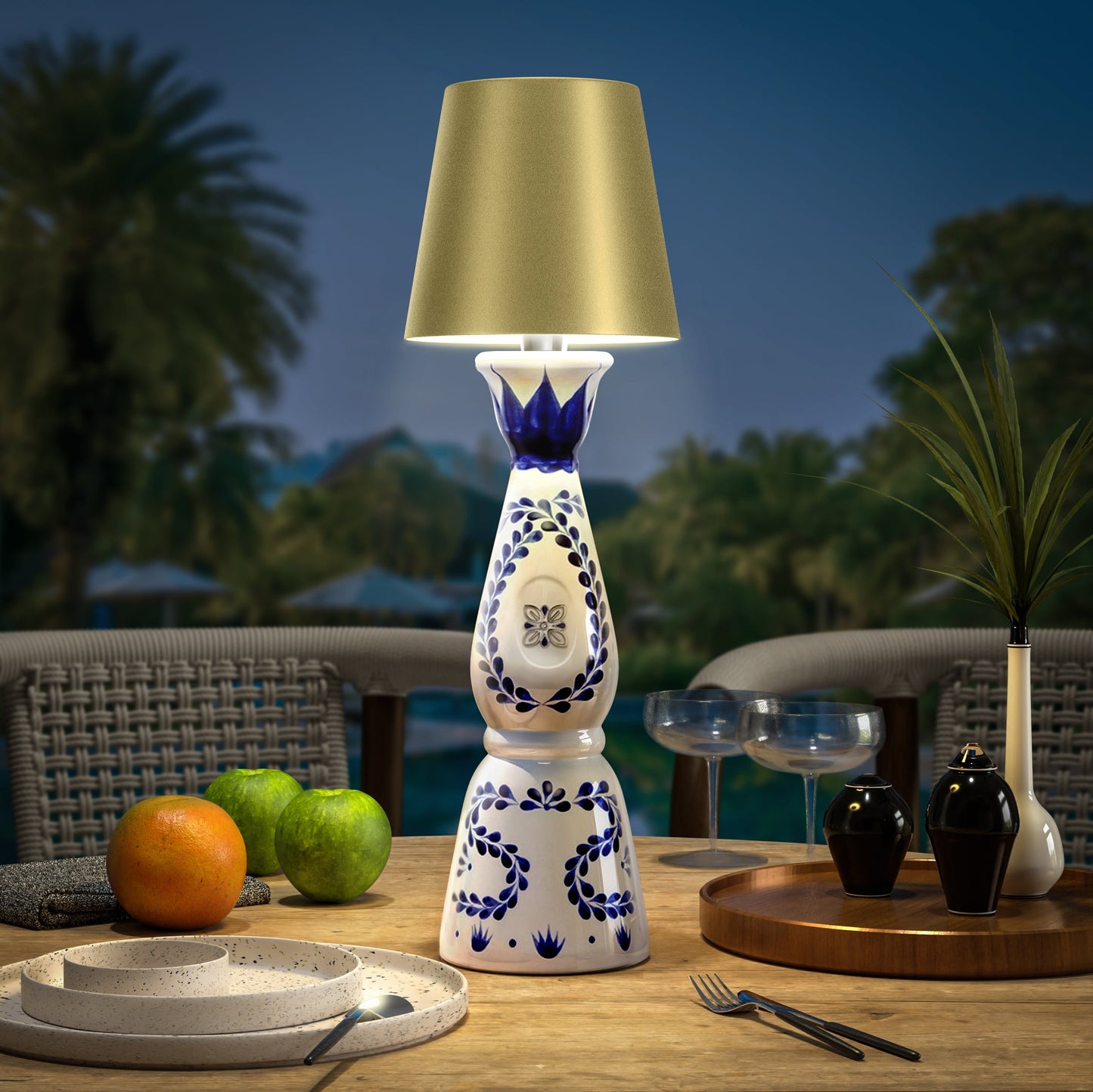 RoyaleGlow Wireless Bottle Lamp - Fits Any Bottle