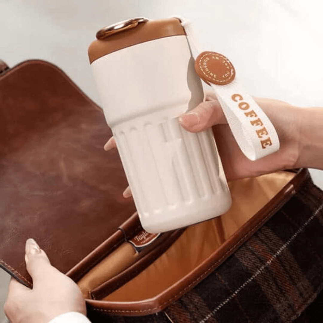 BrewKeeper™ – Insulated Coffee Mug with Real-Time LED Temperature Display