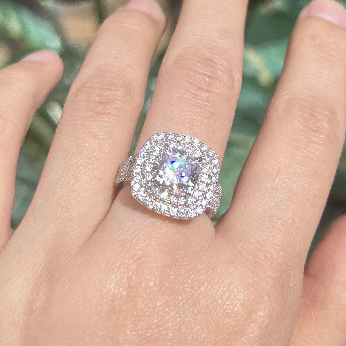 Double Halo Ring - Ignite Your Radiant Confidence with Sparkling Elegance