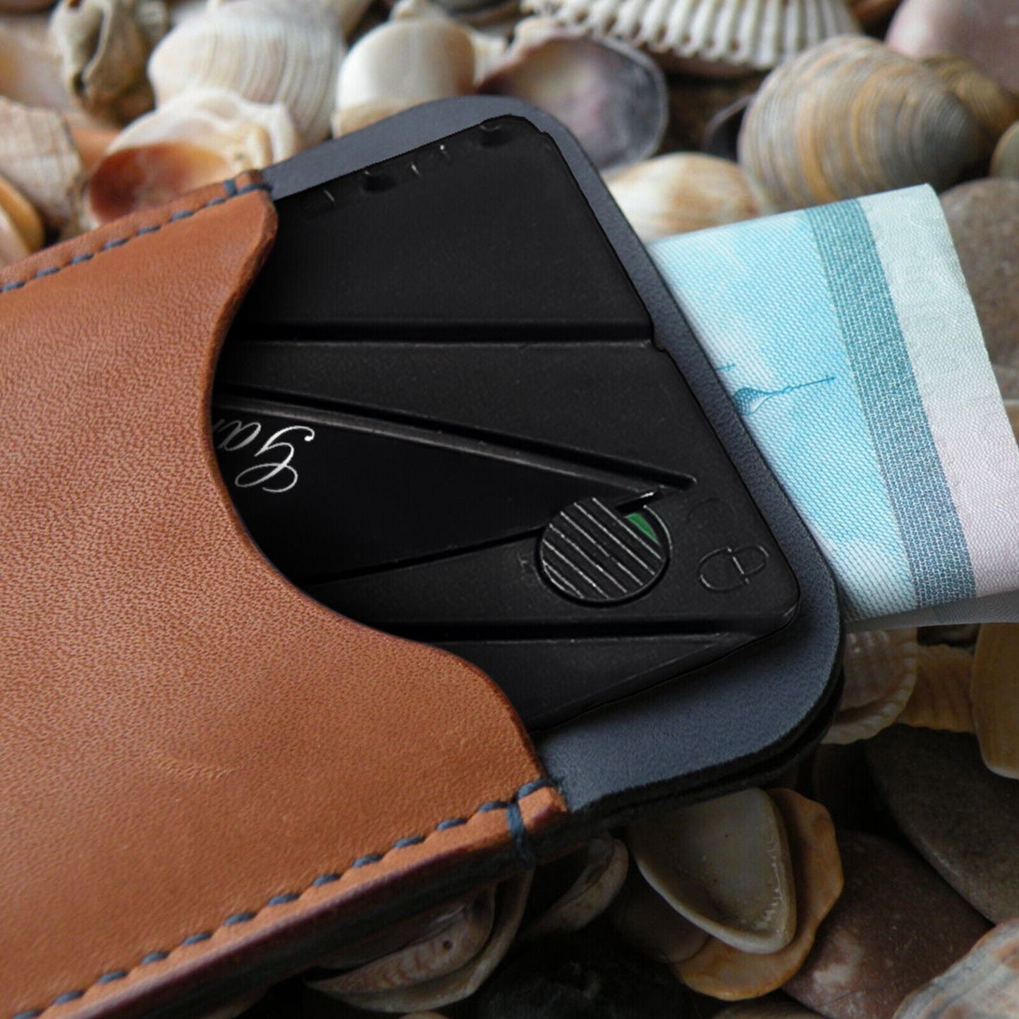 Compact Daily Carry Knife in Credit Card Size
