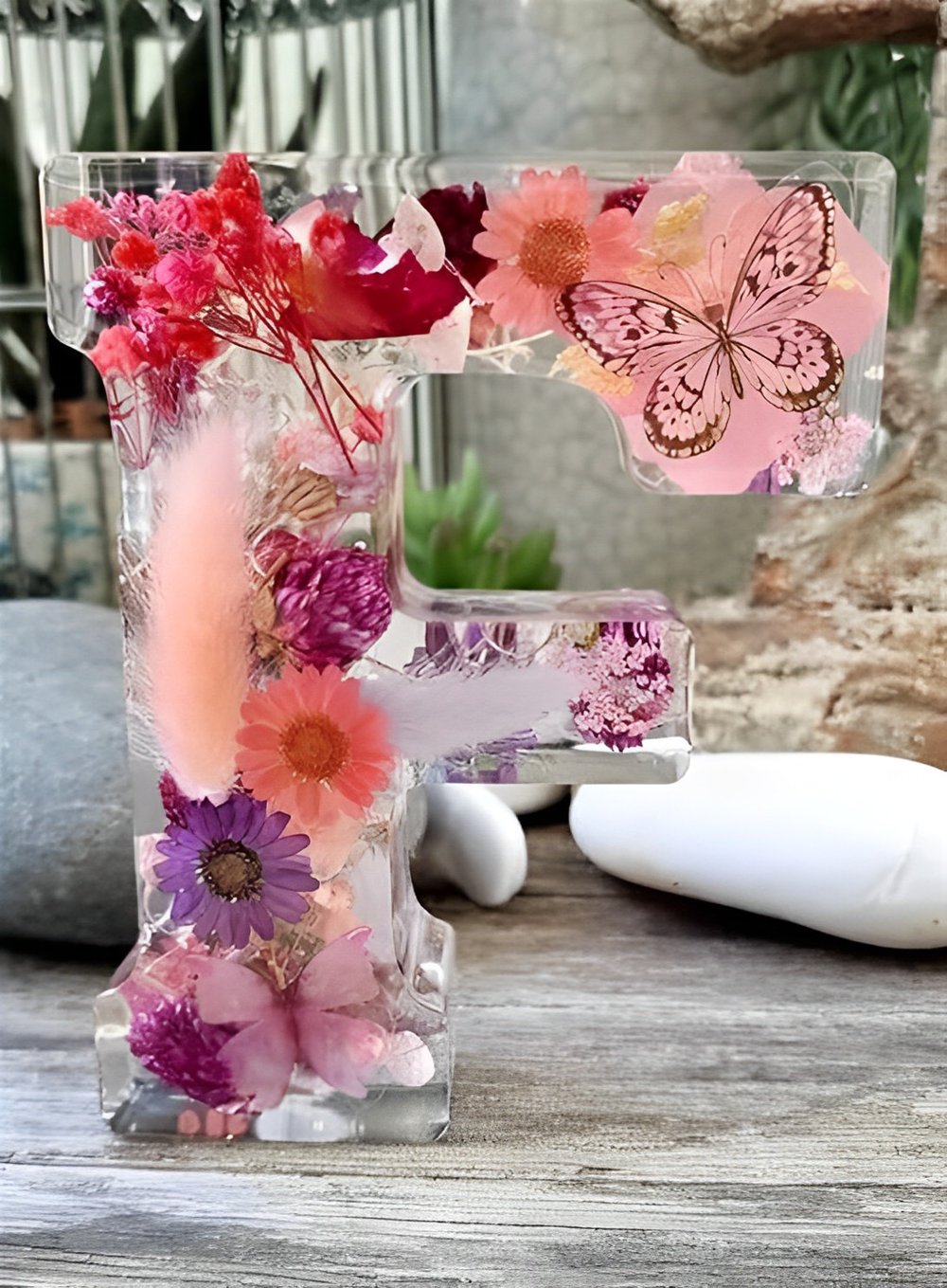 BloomLetter - Personalized Floral Resin Letter Light