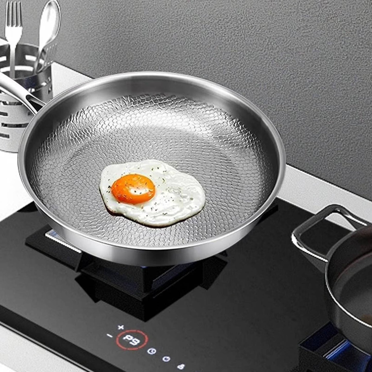 Easy-Clean Non-Stick Skillet for Sautéing and Everyday Cooking