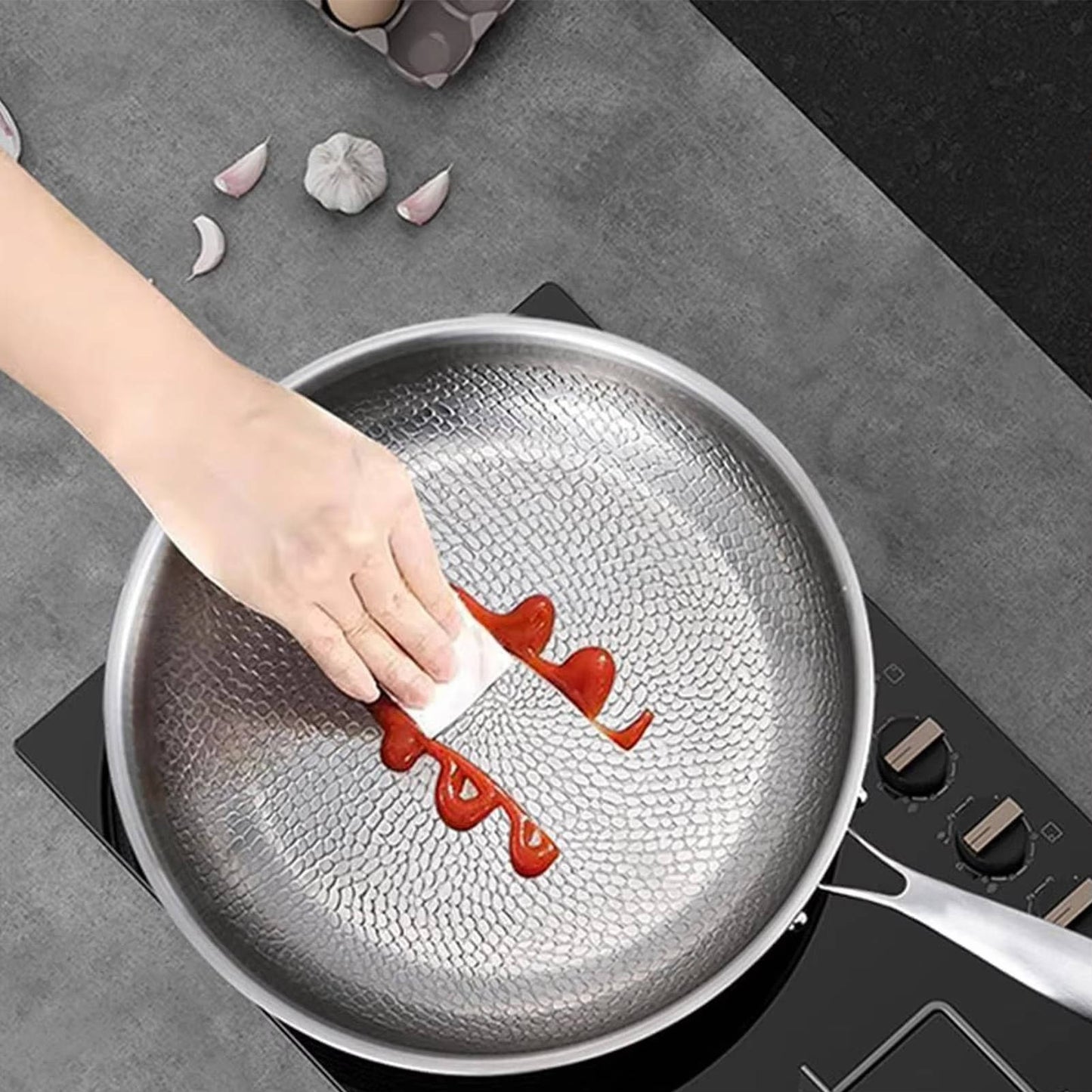 Easy-Clean Non-Stick Skillet for Sautéing and Everyday Cooking