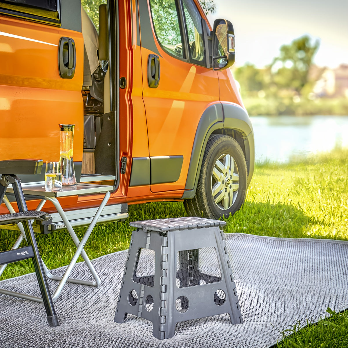 Folding Step Stool with a Weight Capacity of 180 kg