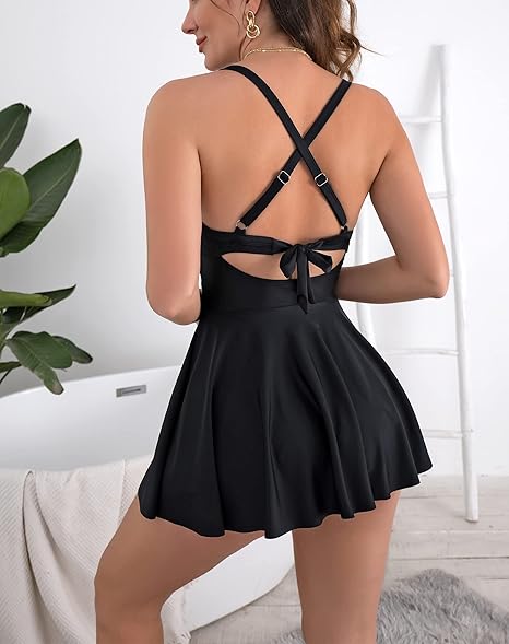 Cutout Swimsuit for a Flattering Figure – Effortless Style and Confidence
