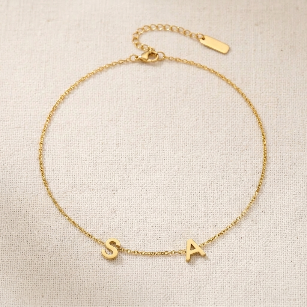 Auriela™ – Personalized Side Initial Necklace