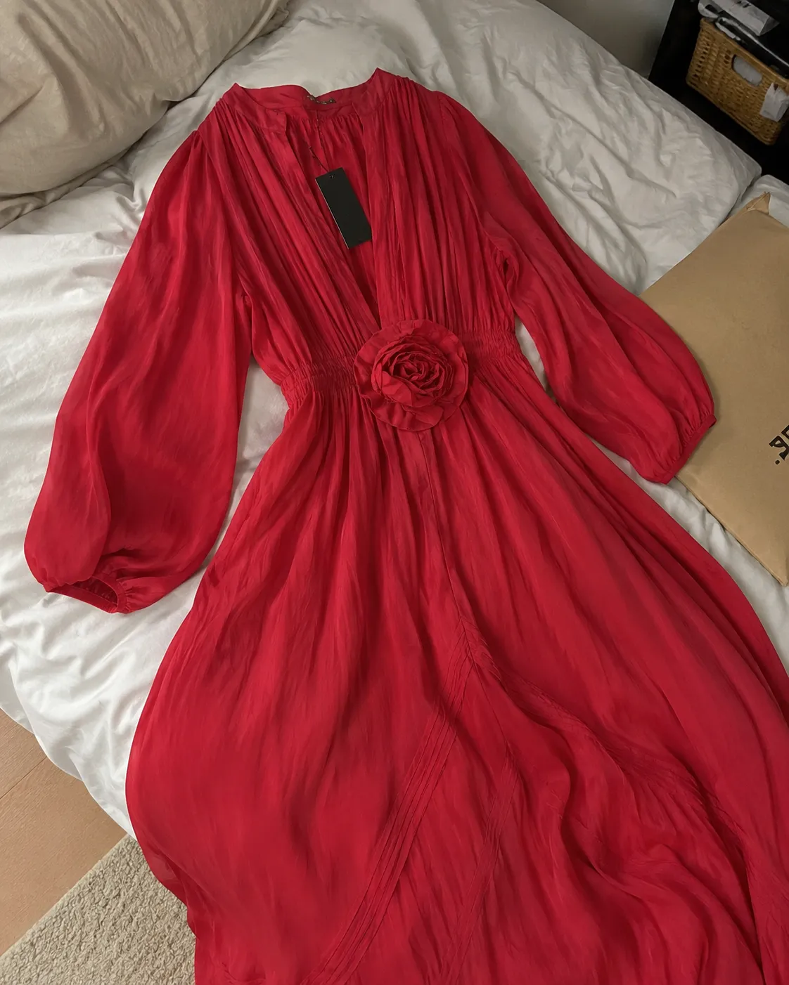 Elegant Linen-Blend Maxi Dress with Floral Waist Detail