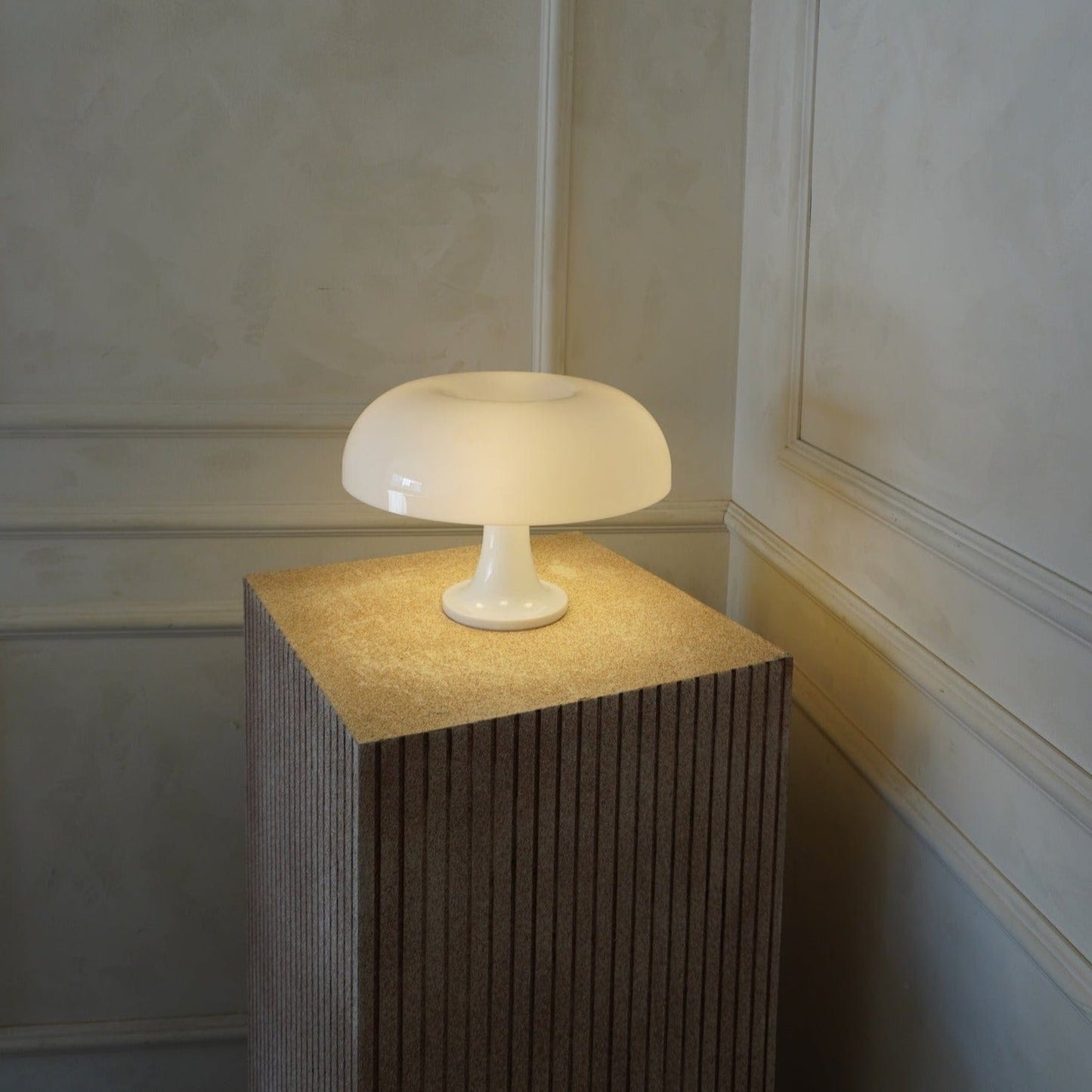 Nordic table lamp in the shape of a mushroom