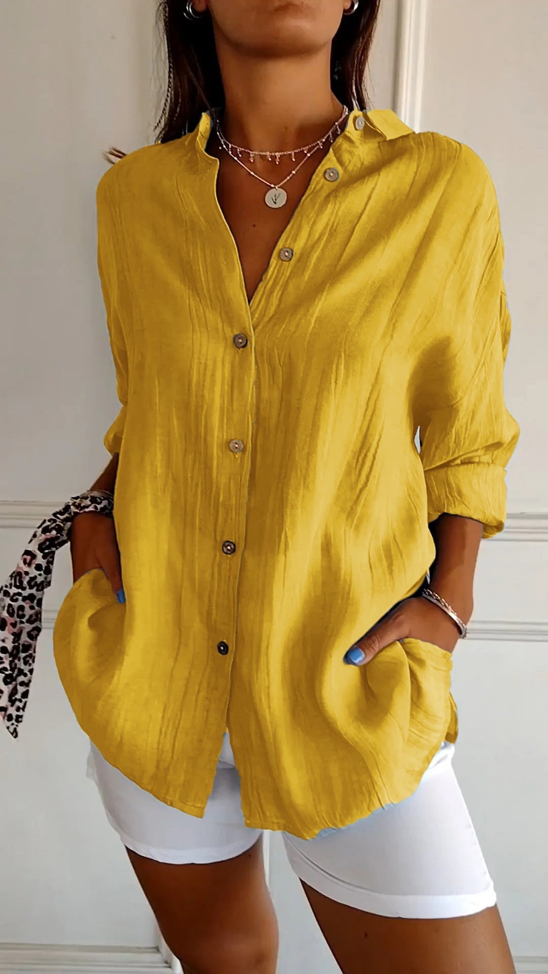 Chic women's blouse with pleated details and a light cut