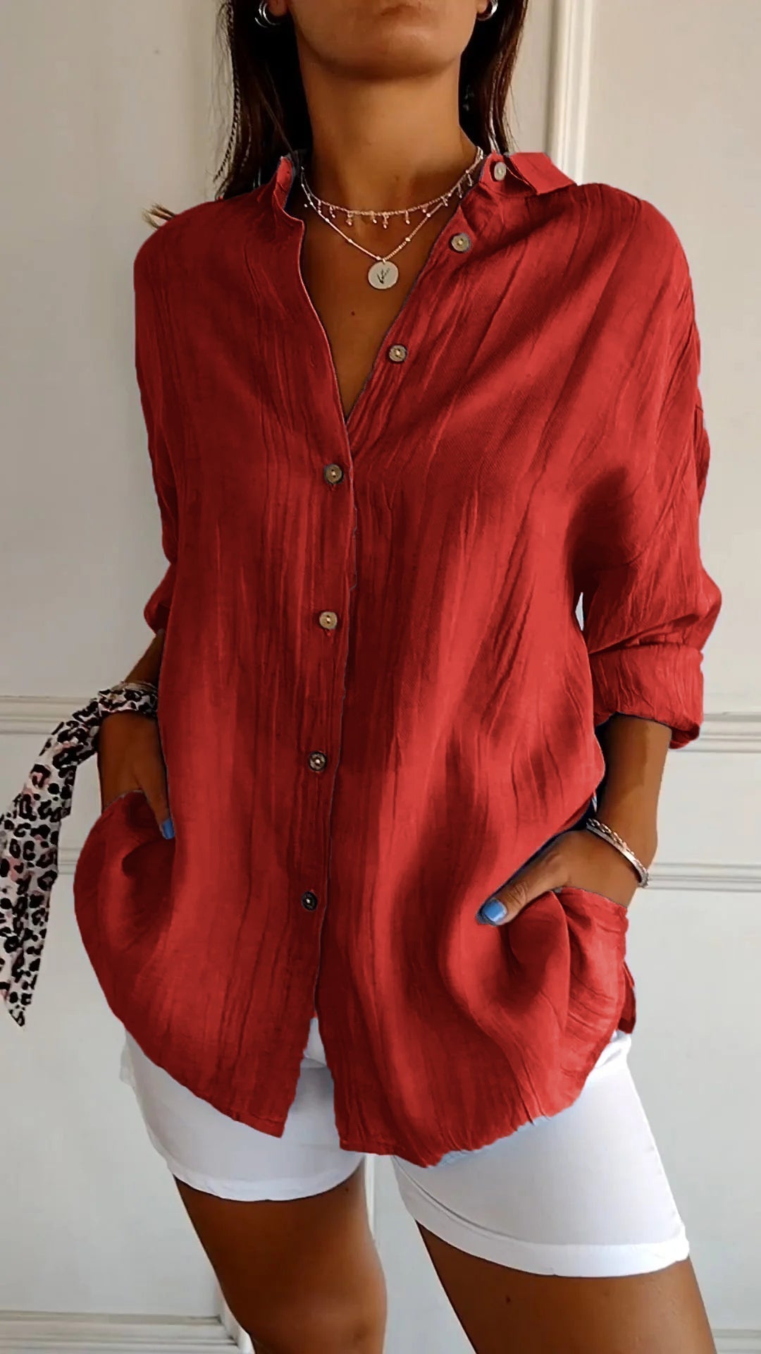 Chic women's blouse with pleated details and a light cut